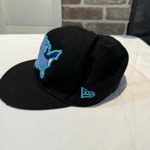 New Orleans Hornets Hardwood Classic 
SnapBack Black Hat by New Era - Picture 4 of 9